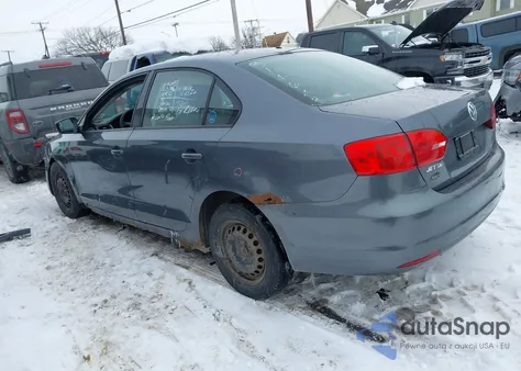 2011 Volkswagen Jetta 2.0L Base/2.0L S z USA, uszkodzony, nr VIN 3VW2K7AJ4BM390844